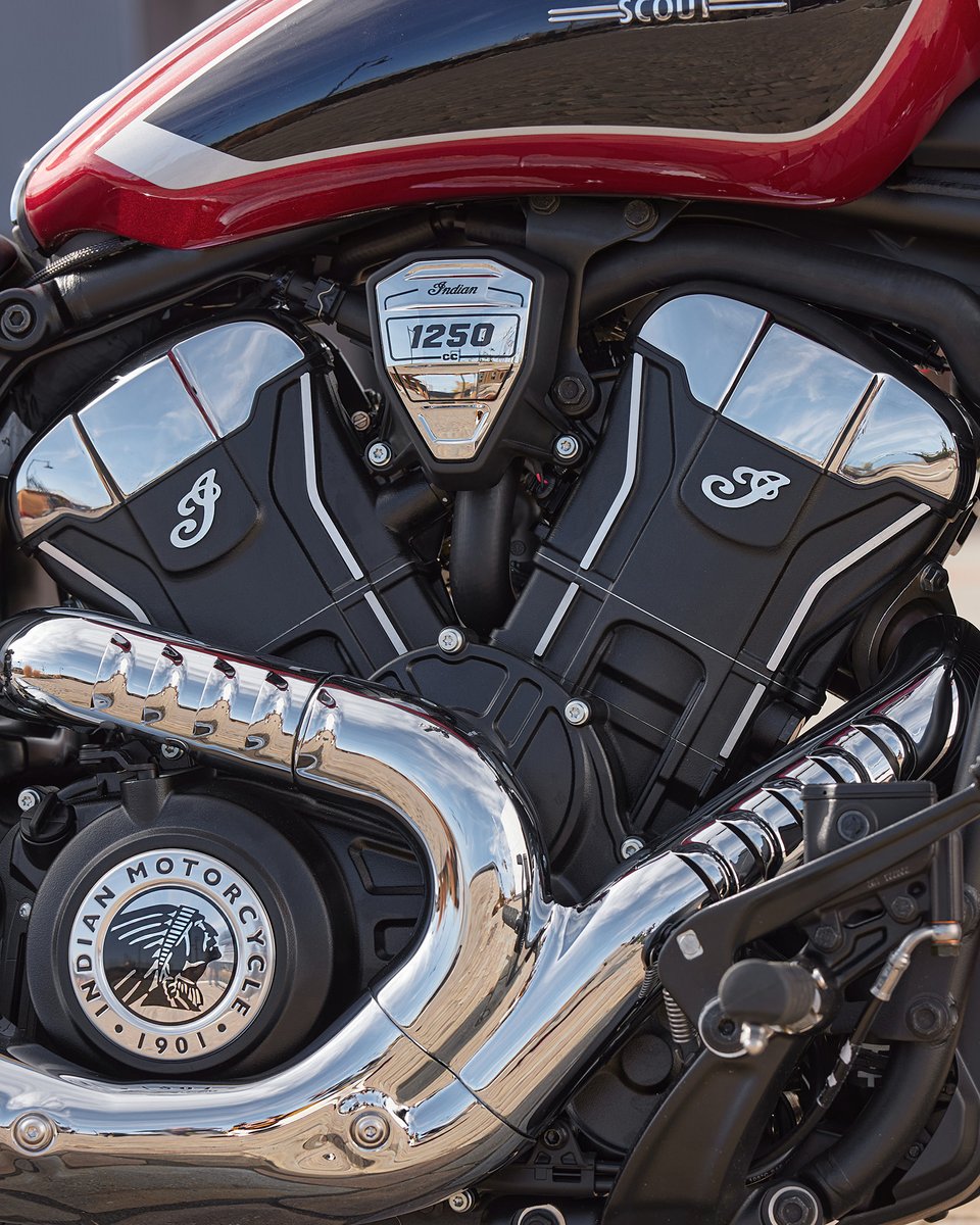 Classic sweeping fender design. The #ScoutClassic carries the modern interpretation of the iconic Indian Motorcycle sweeping fender design. Learn more at bit.ly/2025IndianScout #indianmotorcycle