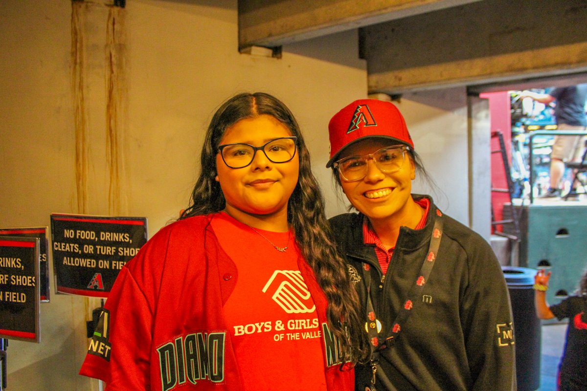 BIG NEWS: @bgct 2024 Youth of the Year, Jaydon, and @bgcarizona 2024 Dbacks Youth of the Year received scholarships from @arizonadiamondbacks! Due to their undeniable dedication towards academics and their Club, both YOY's were awarded $4,200 to continue their academic journey.