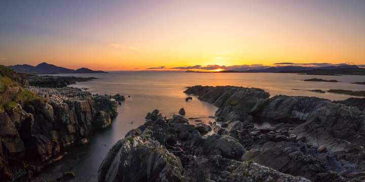 Eyeries, Beara Peninsula, Sunshine no Clouds and lot of flowers.
A  different but magnificent sunset.

📸 Joao Pata Photography

@wildatlanticway @DiscoverIreland @visitwestcork @Failte_Ireland