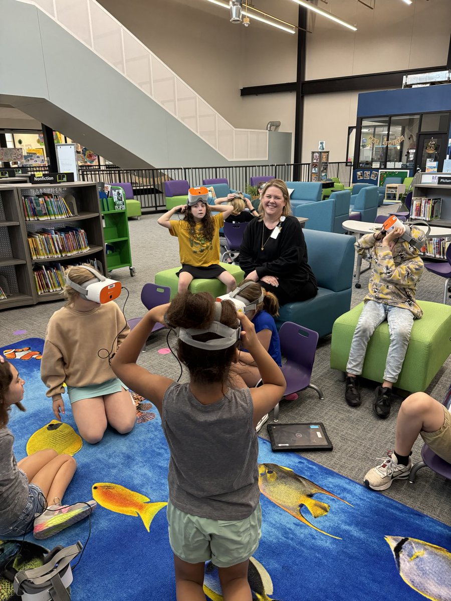 wre_library's tweet image. Thanks to ⁦@HeatherRSolis⁩ for sharing the ⁦@ClassVR⁩ goggles with the library. K-2nd explored solitary animals &amp;amp; 3rd-5th explored underwater environments after reaching If You Take Away the Otter⁦⁦⁦@GeorgetownISD⁩ ⁦⁦⁦@GISDDigiLearn⁩ #vr