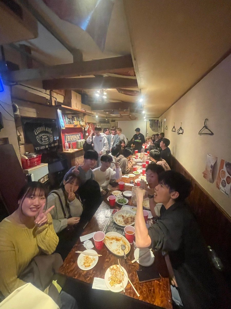 shato_130's tweet photo. 昨日来てくださった方ありがとうございました🙇‍♂️
このサークルで過去最多の人数での飲み会でほんとに楽しかったです！😊
また日曜日の練習や、まだまだBBQやホームパーティなどの新歓も計画しているのでぜひまた来てください‼️🙆‍♂️ https://t.co/CSUBIHlX1v