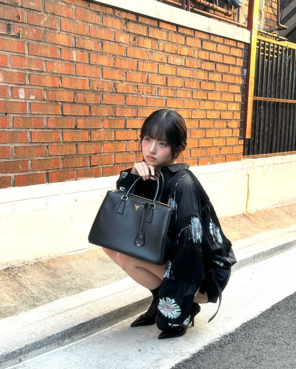 picsnaoirei's tweet photo. rei instagram update 👜 https://t.co/xu1CyvbGsG