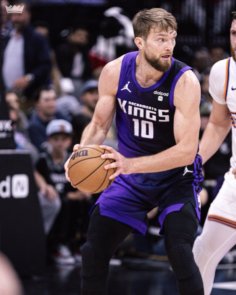 HALFTIME: Kings lead 54-45, at the break. 👑 Domantas Sabonis: 16 PTS, 6 REB, 4 AST 👑 Keegan Murray: 12 PTS, 2 REB, 2 STL 👑 De'Aaron Fox: 8 PTS, 3 AST, 3 STL