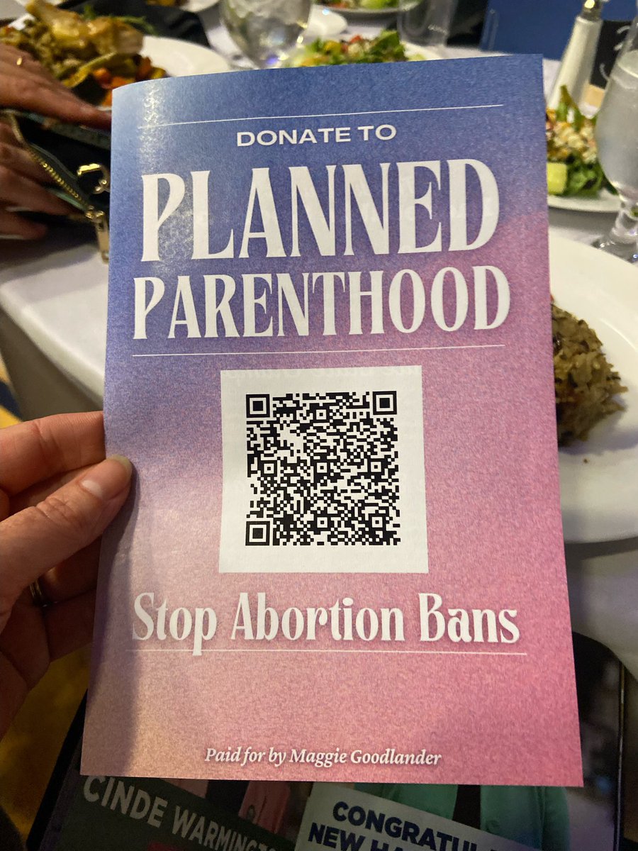 VERY interesting section of @NHDems event book at tonight’s 100 Club Dinner: a full page ad from rumored #NH02 congressional candidate Maggie Goodlander urging attendees to donate to @PPNHAF. #NHPolitics