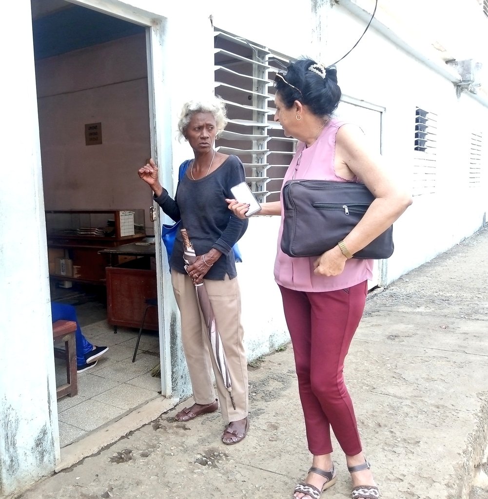 AMPPMella's tweet photo. #Mella,#SantiagoDeCuba. Continúa el recorrido del Presidente de la AMPP Mella por las demarcaciones territoriales mellenses, hoy compañado de la Intendente Mcpal en vínculo con la Presidenta en funciones del Consejo Popular 21 de Abril. #LosDesafiosDelPoderPopular https://t.co/e3iWCCcemV