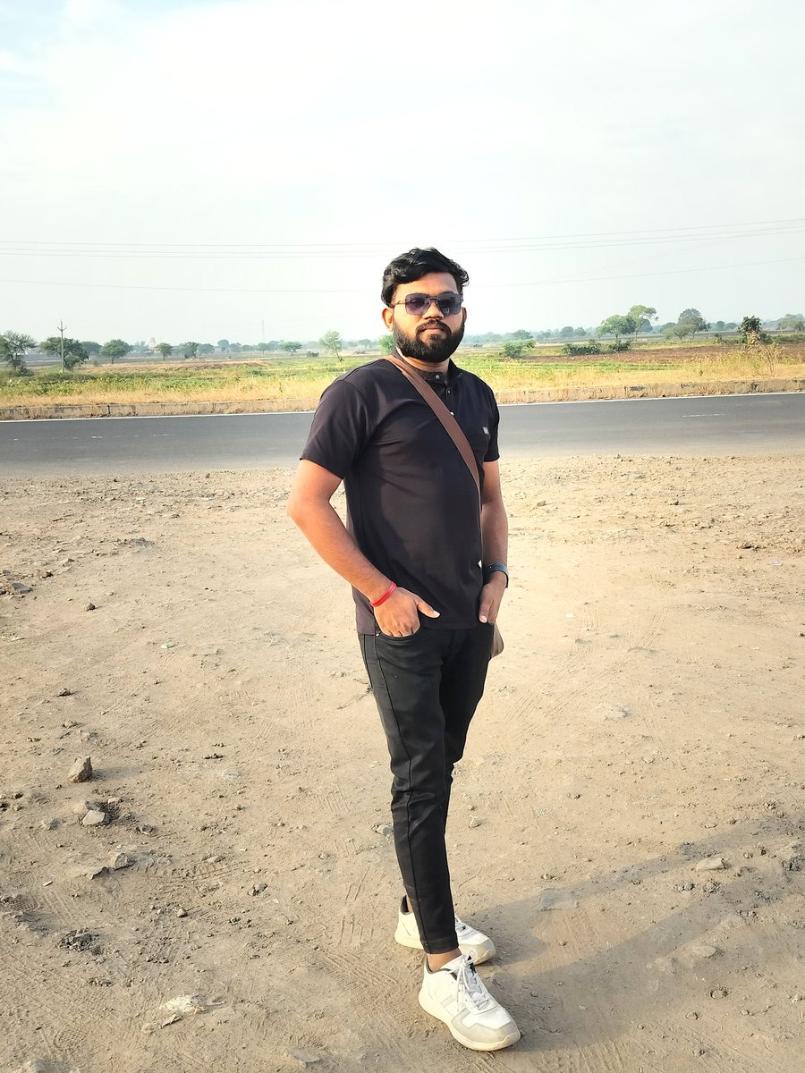 ajay_H_kanoje's tweet photo. विज्ञान दुनिया को कितना भी विकसित और सुखद बना दे, लेकिन मानसिक शांति आज भी प्रकृति की गोद में मिलती है।
जोहार !
#AjayKanoje #TheFirstJohar #Adivasi https://t.co/hGpZXn40R4