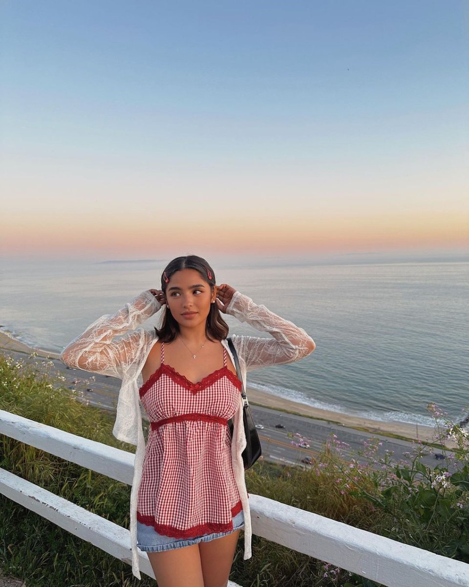 ARI NIMO MAKITA NGA UNFAIR ANG WORLD 🥺

LOOK: Andrea Brillantes looks pretty as the sky in a recent Instagram update as she enjoys her well-deserved break in Los Angeles, California.

📸: blythe/IG | via Nikki Medalla, USJ-R Intern #CDNDigital #CDNDEntertainment