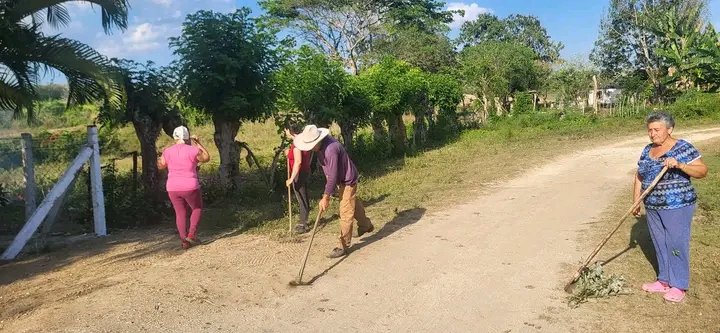 Dando cumplimiento al plan de actividades en saludo al 65 aniversario de la Ley de Reforma Agraria se reaniman nuestras infraestructura de las cooperativas en Cabaiguán sin desmayo por un 17 de mayo. #AnapCuba 🇨🇺