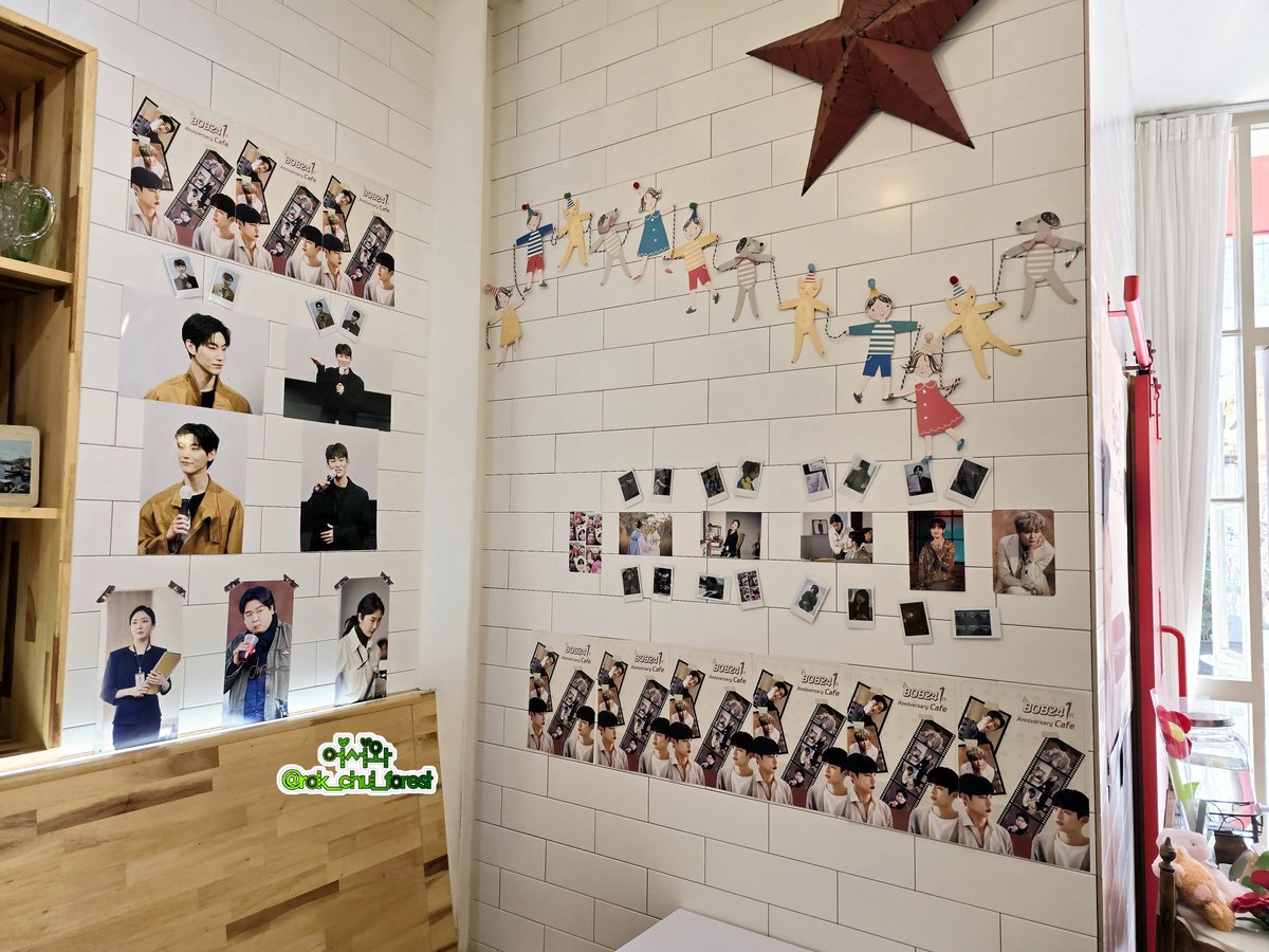 rok_chul_forest's tweet photo. 선착 1번!!! 두둥!!!!
동백이 손수건 너무 귀여워요!!!
포카 머선 일이냐며...
엽서 보자마자 또 동백이 편지에 찡~🥹🥹🥹
갬동이다요🥹🥹🥹

✅이집 에이드 맛집이네! 맛집이야...

#밥이사
#한입단이_밥이사의_흔적이될게요
#영화개봉_1주년_밥이사데이
#밥만잘사주는이상한이사님극장판 https://t.co/YTms8dxP0s
