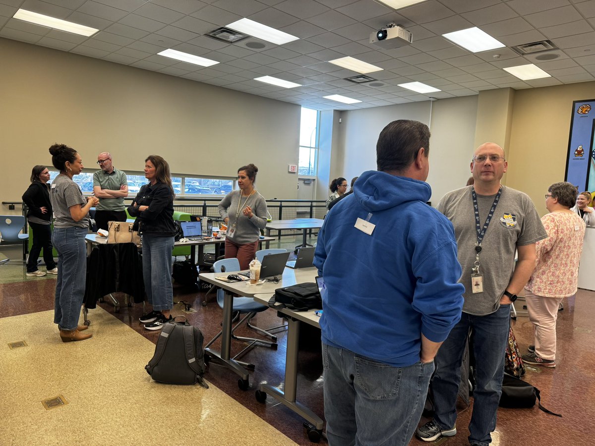 Starting our April ESL Leads and Resource meeting with a fun ice breaker! Participants had to guess their word asking yes or no questions, then find their word pair!🫸🫷#FlashbackFriday