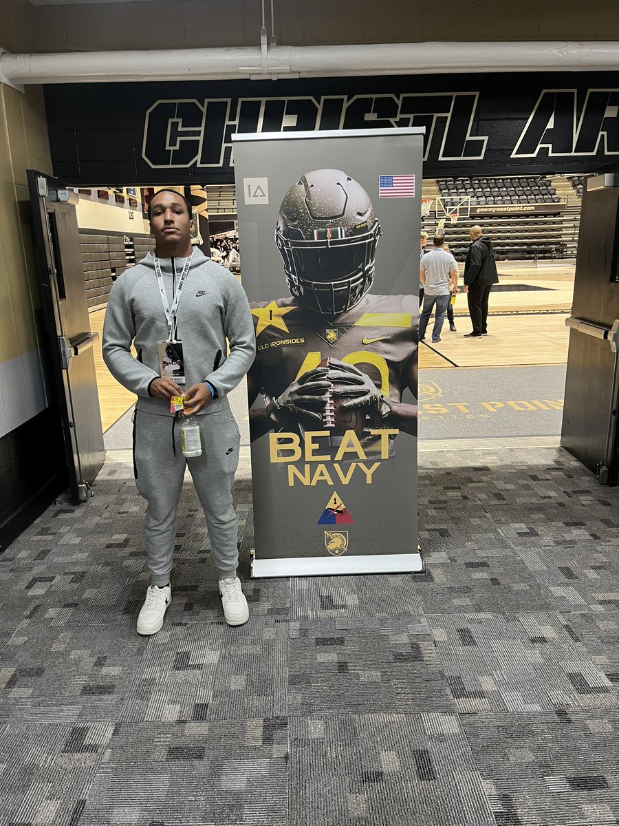 Blessed to say that I am 100% committed to the Army West Point, I wouldn’t be here without my teammates and coaches and especially my family which has helped me develop into the player and person I am today @coachparker85 @CoachJeffMonken @CoachDDixon #GOARMY #BEATNAVY