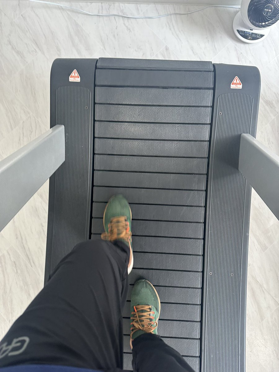 Yuki_Chiba_'s tweet photo. 4月からジム始めました。
低酸素室での高地トレーニング！
しっかり目に肺が追い込まれている！！
がんばるぞー！
#airise #トレーニングジム https://t.co/6sGQfqb6aj