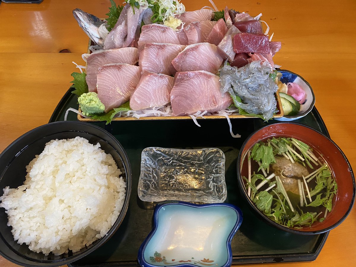 きみ野さんで刺身定食いただきました！
いつ食べても大満足の量で最高の味です