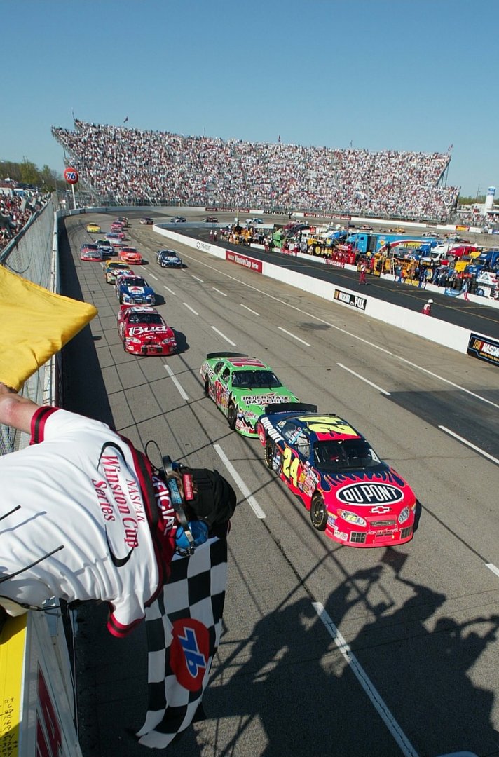 21 years ago today, Jeff Gordon won the 2003 Virginia 500 @ Martinsville.