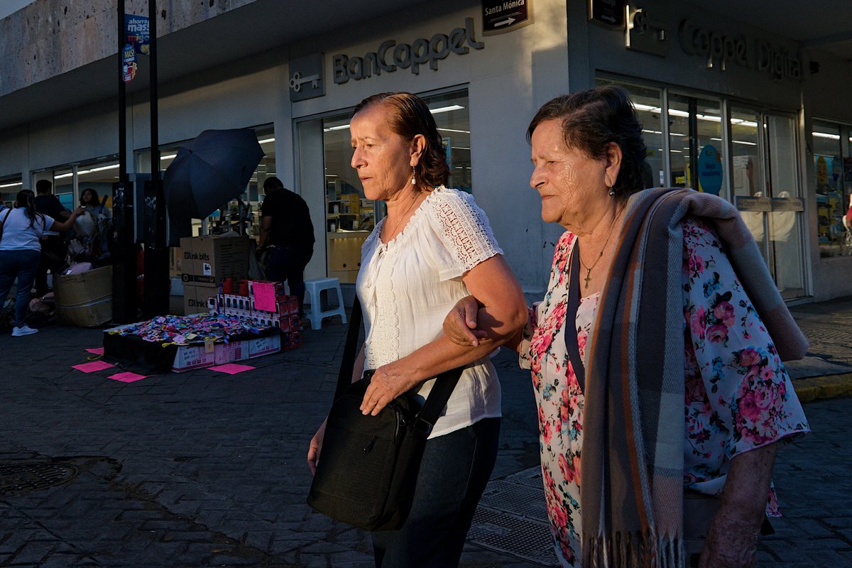 St 18.03.2024 #streetphoto #akuninfotografo #fotografiadecalle #akunin #fotografoakunin #akuninsempiterno #Mexico #GuadalajaraJalisco #fotosdecalle #streetphotography #ストリートスナップ #streetphotos #alwaysonthelookfornewimages #guadalajara #fotodecalle #fotodecallegdl #gdl #MX