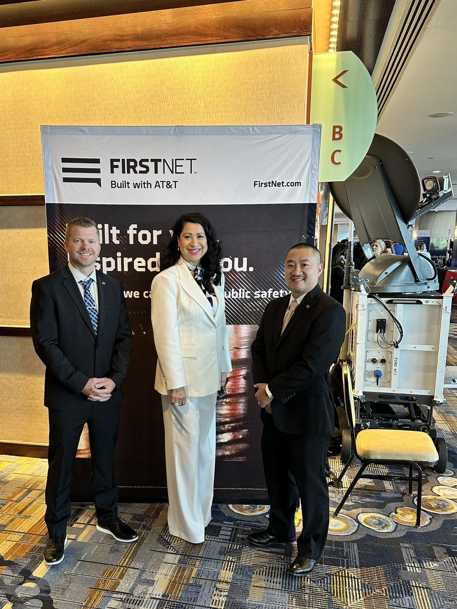 Proud to attend and support @HispanicHouston’s 2024 Annual Lucheon & Business Expo. Great to showcase and educate about @FirstNet, including the Compact Rapid Deployable (CRD), & ROG the Dog and how we support our First Responders. #FirstNet #firstresponders #PublicSafety