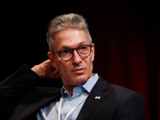 NewsLiberdade's tweet photo. 🚨URGENTE - Governador Zema vai para cima de Lula e diz que o presidente apoia criminoso! 

“Inacreditável o Presidente da República apoiar criminosos contra a vontade dos brasileiros” https://t.co/axwjtPkPot