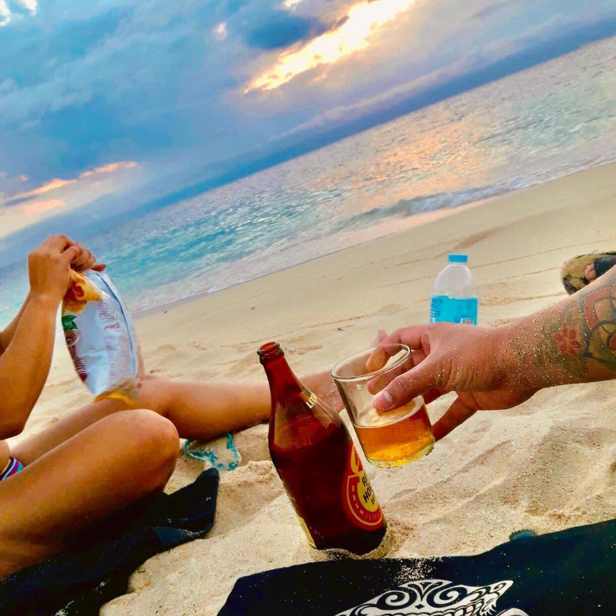 Misterpowersss's tweet photo. Work-life balance. ☘️ https://t.co/vPBkvkftxb