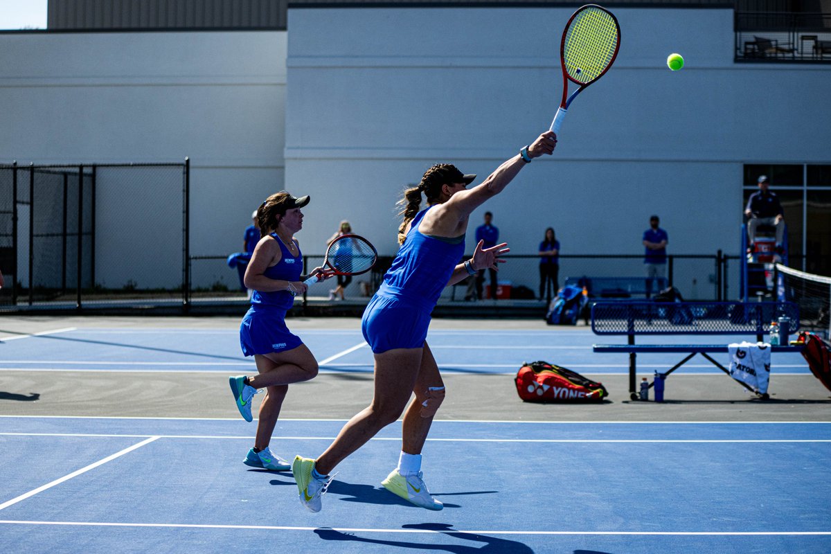 Tulane takes the first point on the doubles side. Here's a look at our singles lineup: 1 - Sores 2 - Moeller 3 - Woog 4 - Meyer 5 - Amendola 6 - Pierce 💻 » gotigersgo.me/3xs0Oag #GoTigersGo