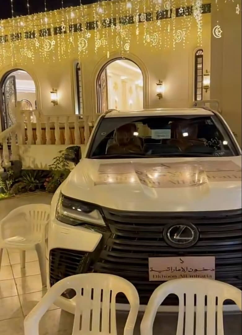 لحظات ونبدأ السحب على 8 أشخاص من الهاشتاق للدخول معنا في السحب على الجوائز،،
الشروط:
-ريتويت ولايك التغريدة
-تابعني <a href="/alkhasa728/">المكتب الخاص </a>
-تابع <a href="/bnt68112/">الأميره اضواء بنت فهد ال سعود</a>
  وقووول تم 🔥💰
سجل اسمك ورقمك خاص

لحد يقول حظي شين .. شارك لعلها حظك يزين هالمرة وتضبط معاك وتفوز..🌙❤️
#عيديه_النصر_بن_غازي