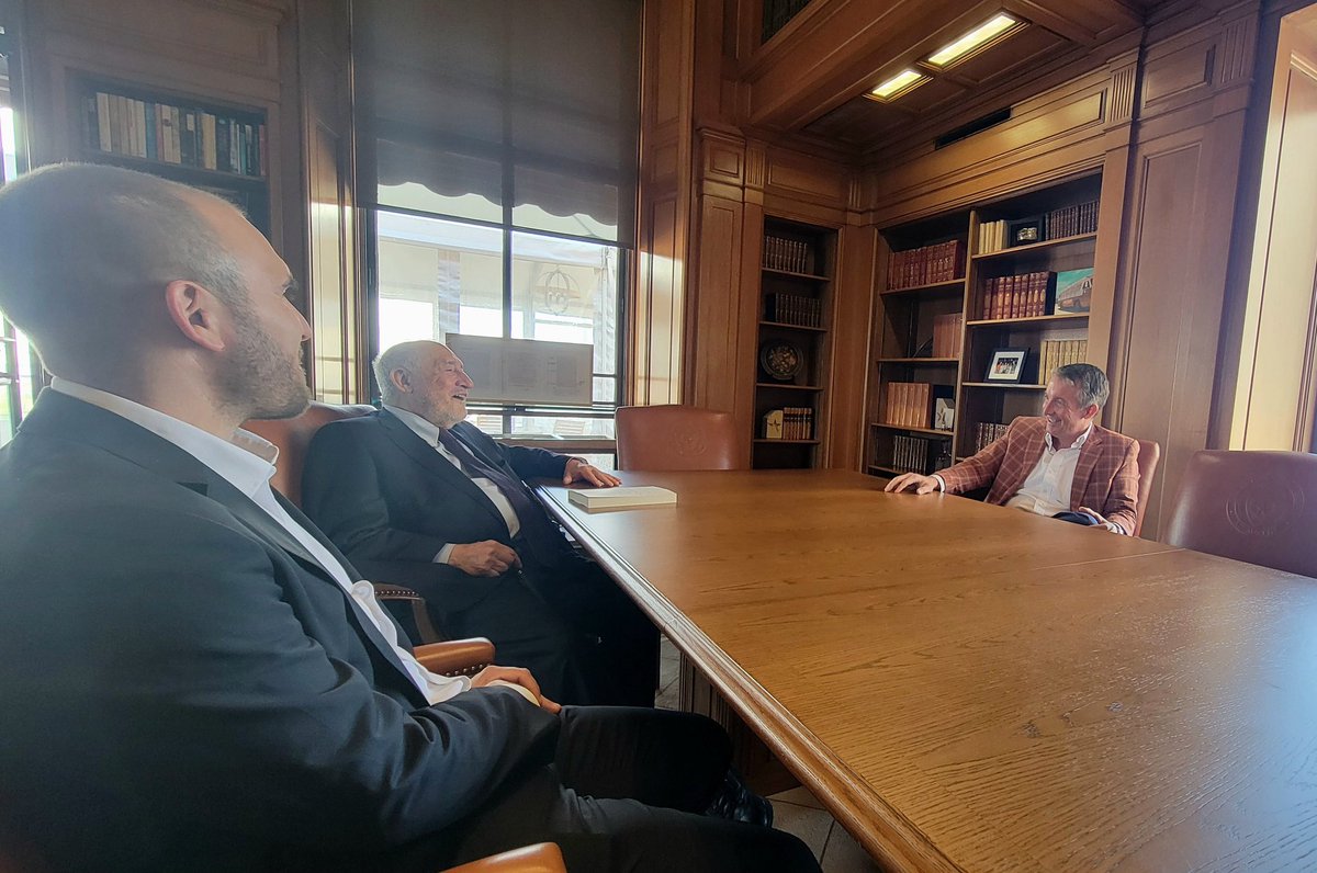 Great to meet with Nobel Prize–winning economist Joseph Stiglitz and former Argentine minister of economy Martín Guzmán! They’re on campus to discuss Latin America and the Global South with @llilasbenson and @TheLBJSchool. Get the event details here: utex.as/4aQHnqe