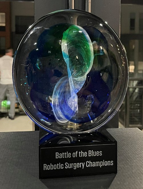 What a wonderful accolade just before graduation, to win the Duke vs UNC March Madness Robot Competition. Many thanks to all residents from @DukeSurgery @UNCSurgery who participated and @SEAL_duke @KLouiseJackson for organizing.
