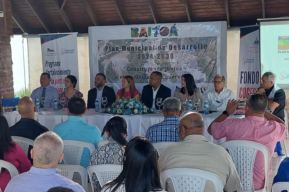 domingomatias's tweet photo. El municipio de Baitoa ya tiene su Plan Municipal de Desarrollo. Ahora toca el compromiso de ponerle presupuesto a los objetivos, resultados y las acciones.

@mineconomiard @fsolidaridad
@fedomurd
#baitoa #Santiago #FEDOMU #fundaciónsolidaridad
#LMD 

#municipalidad  #territorializando #planificación #desarrollo