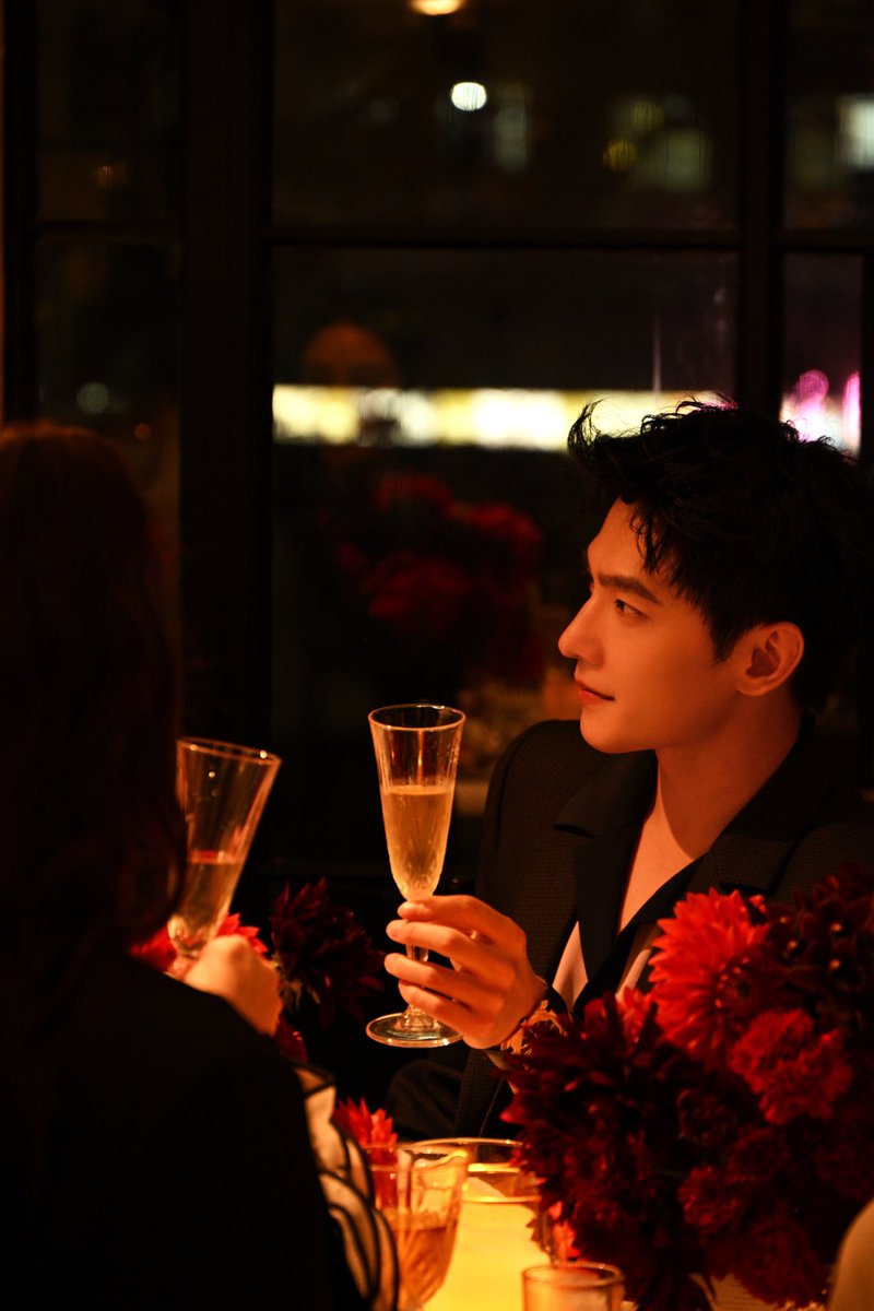 12.04.2024 : YangYang's studio weibo update 

𝗜𝗡𝗦𝗧𝗔𝗡𝗧｜🌠 ᯓ
สังเกตดูสิ ดวงดาวคือภาษาลับแห่งช่วงเวลานี้ ส่องแสงระยิบระยับและจับสัญญาณแห่งความสนใจ

#ValentinoYANGYANG 
YangYang ValentinoDiVas
#หยางหยาง #YangYang #YangYang杨洋 #杨洋 
(2/2)