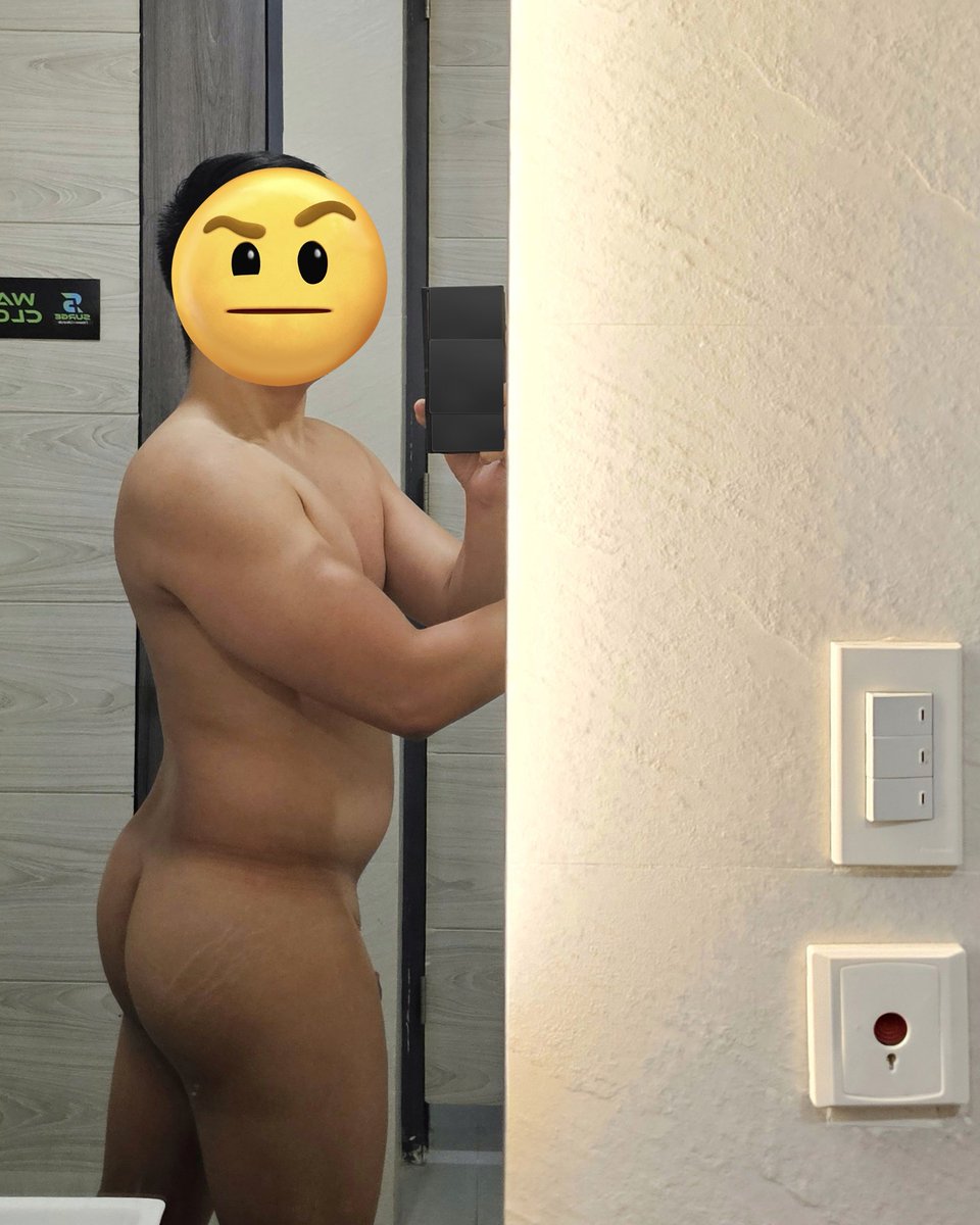 chunintatum's tweet photo. Tried mimicking someone else's pose. 🤪
Ayun di na-achieve. Puro tanline. 🤣

PS. Nangchochoke ng cutie. Wanna try? 😈
Depende kung anong ipang-chochoke. 😏 https://t.co/usQSReGI5c