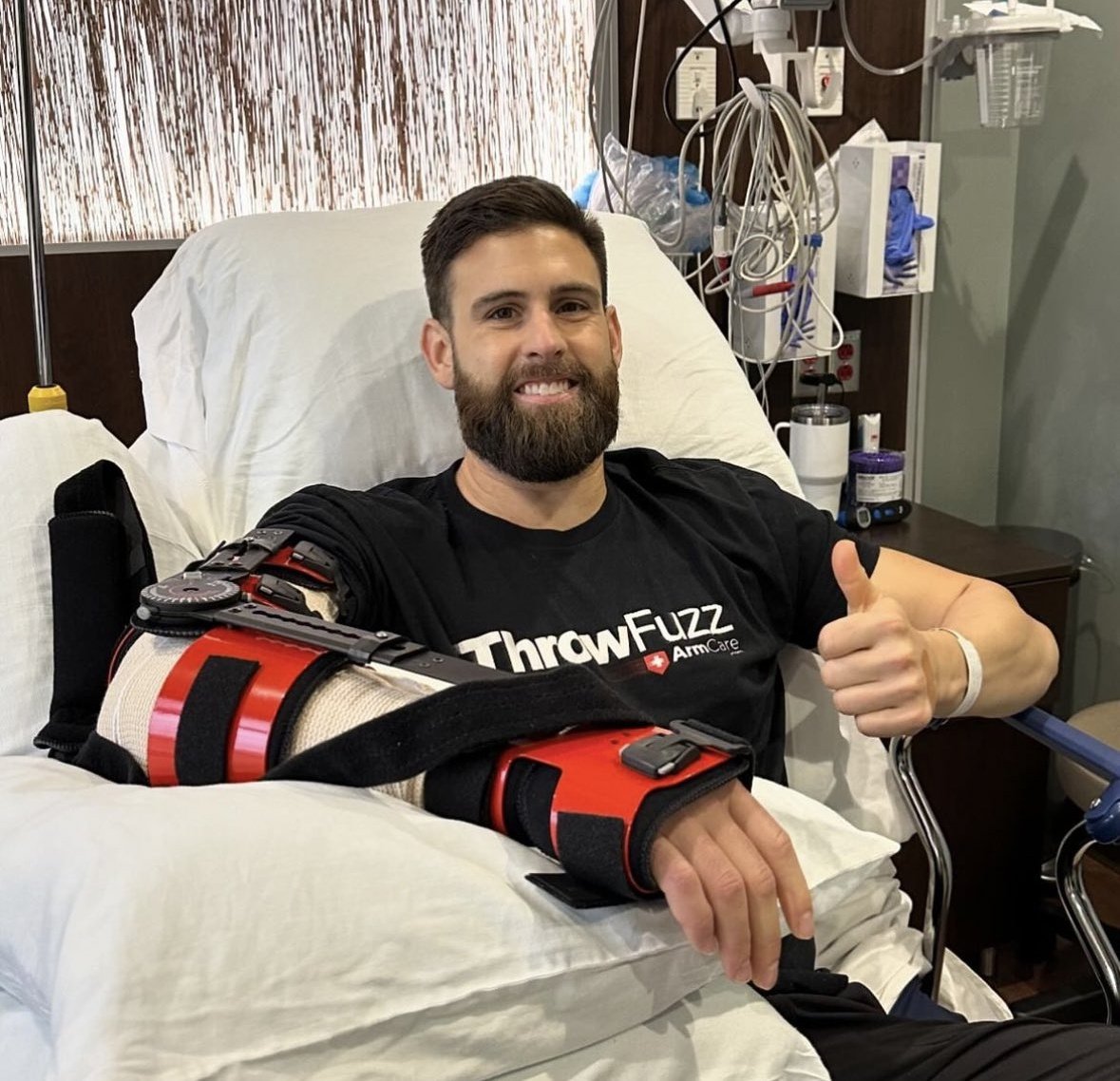 EvilJoeyVotto's tweet photo. Tejay Antone after surgery 👍 https://t.co/AH4ePWFyCd