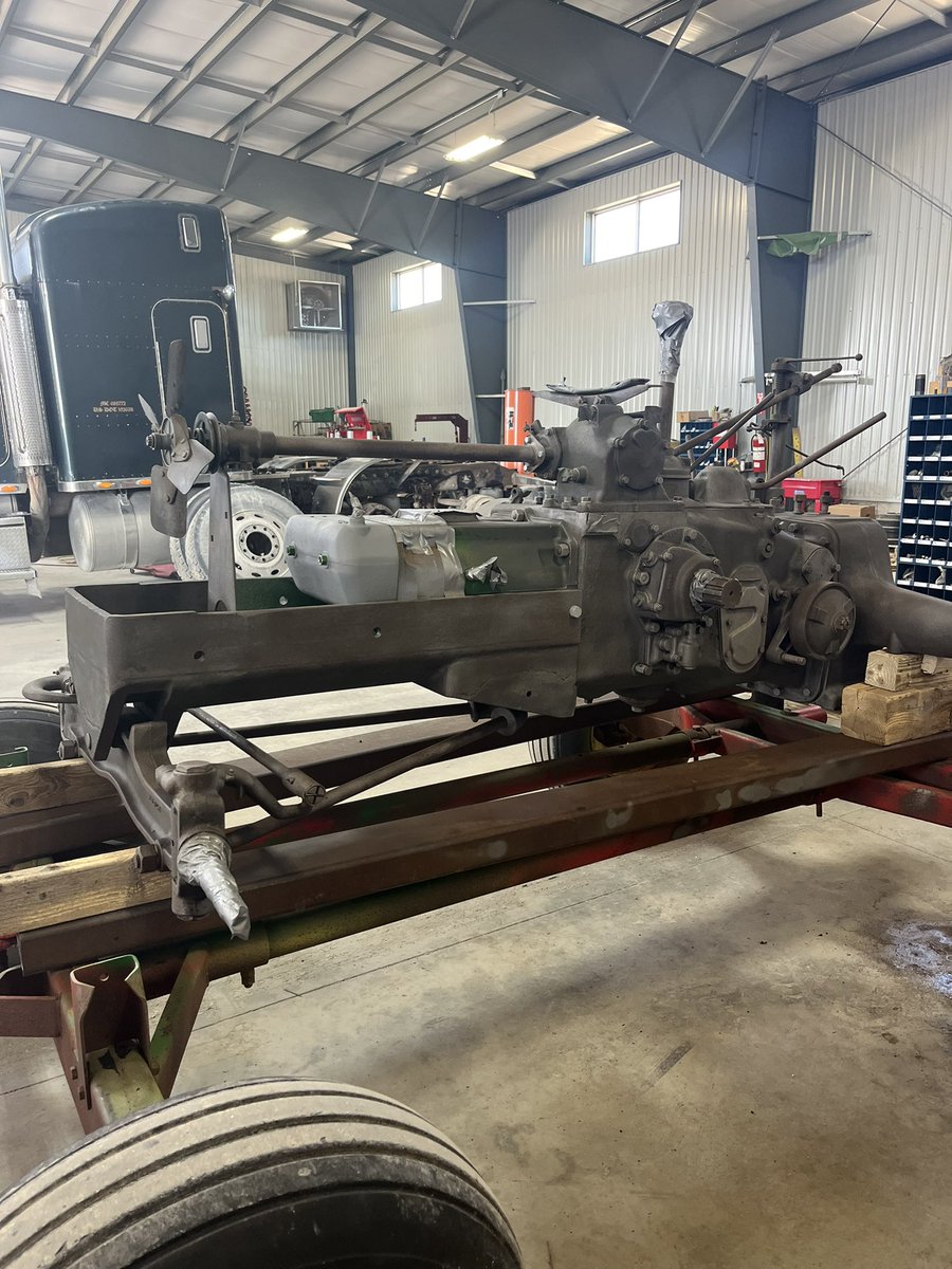 AlanPool16's tweet image. This week was a productive week on the AR! We had a perfect blast day and paint booth was empty and waiting! a couple rain days meant I had time to start the rebuild process here’s a bit of the progress.  #JOHNDEERE #winterproject