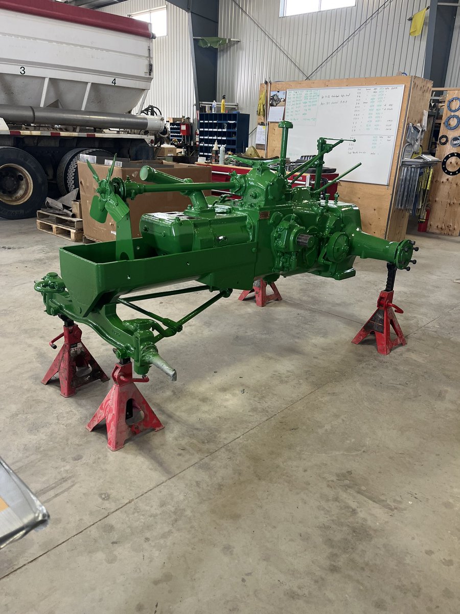 AlanPool16's tweet image. This week was a productive week on the AR! We had a perfect blast day and paint booth was empty and waiting! a couple rain days meant I had time to start the rebuild process here’s a bit of the progress.  #JOHNDEERE #winterproject