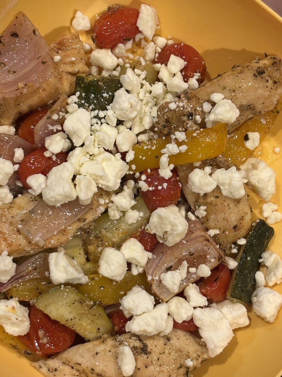 MauriWelzien's tweet photo. Had to add Feta at the end as I’m the only one who likes it. This is so very good! https://t.co/zlvymgCLhT
