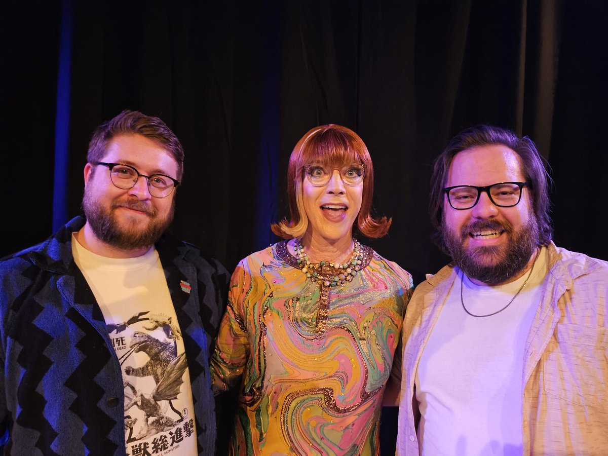 Four years after we cast her, today I finally got to meet the real Pauline Phoenix in the flesh - @themisscocoperu !! A stunning ⭐️⭐️⭐️⭐️⭐️ show! Highly recommend seeing her if you can on her tour!