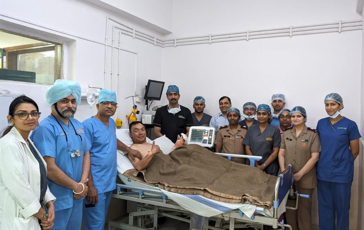 #IndianArmy personnel severed his hand in a forward area. With a  critical window for surgery, #IAF swiftly airlifted him to R&R  hospital in Delhi. Thanks to prompt action, successful surgery was  performed, and the Jawan is on the path to recovery. #HarKaamDeshKeNaam  🇮🇳 @adgpi