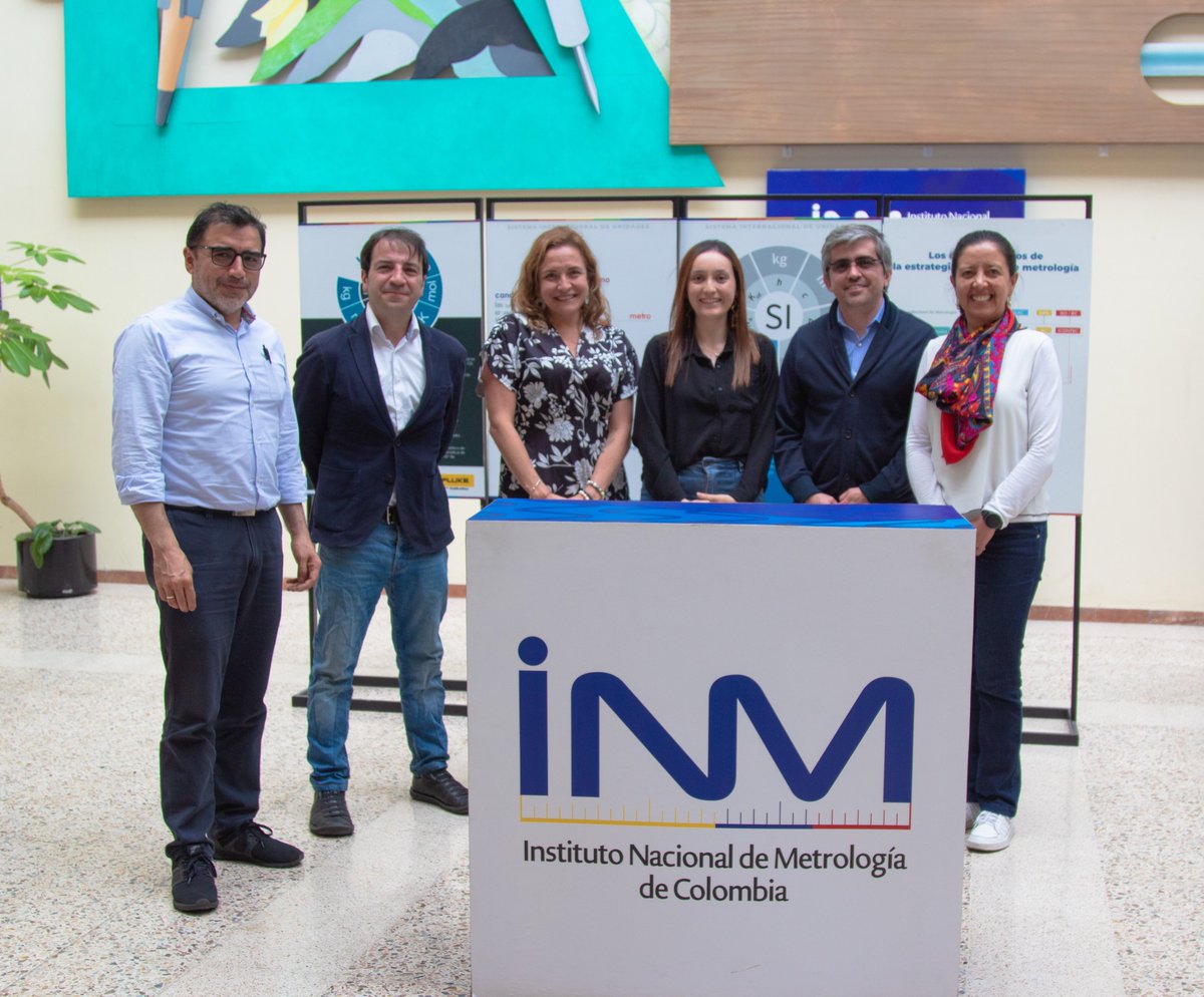 INMdeColombia's tweet photo. #Hoy tuvimos en nuestras instalaciones al equipo de #Ciencia, #Tecnología e innovación del @DNP_Colombia, en el marco de una colaboración interinstitucional para analizar la adopción de políticas públicas que fomenten y fortalezcan los centros de investigación del país. https://t.co/CTY4tK14mQ