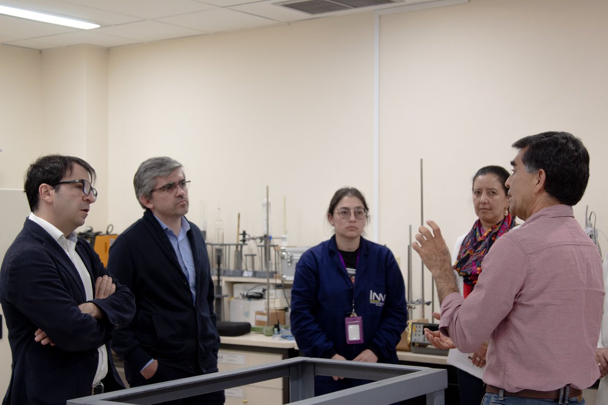 INMdeColombia's tweet photo. #Hoy tuvimos en nuestras instalaciones al equipo de #Ciencia, #Tecnología e innovación del @DNP_Colombia, en el marco de una colaboración interinstitucional para analizar la adopción de políticas públicas que fomenten y fortalezcan los centros de investigación del país. https://t.co/CTY4tK14mQ