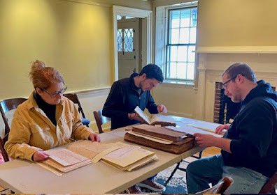 SilkDamask's tweet photo. Take a look #BehindTheScenes of #CombingHistory #FlaxandLineninNH Read on: https://t.co/QbgLVD6dd0 https://t.co/ni5UrullA2
