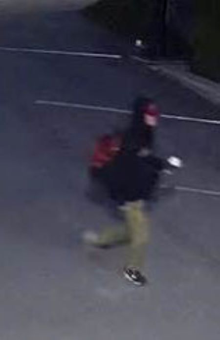 #KamloopsCity -  Police look to identify fire suspect bit.ly/4aTbcqc