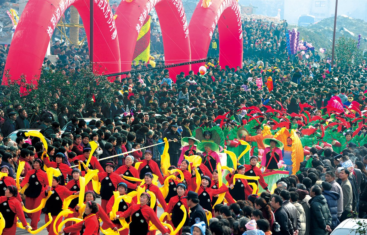 江苏无锡文旅资源展播
Jiangsu Wuxi Overseas Culture and Tourism Promotion
Gala Parade of Temple Fair by Chen Dachun: Taibo Temple Fair was selected for the national intangible cultural heritage in 2014. It is hailed as the first fair in the New Year for the purpose of carrying…