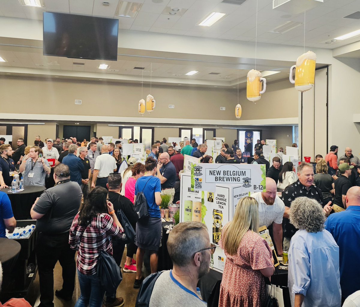CCDAZ's tweet image. Thank you to all our amazing customers who came out to our Spring 2024 Trade Show! ALSO a big shout out to the 35+ Supplier partners that showed up to feature their new innovation and items! 🍺🧋🍾🧃