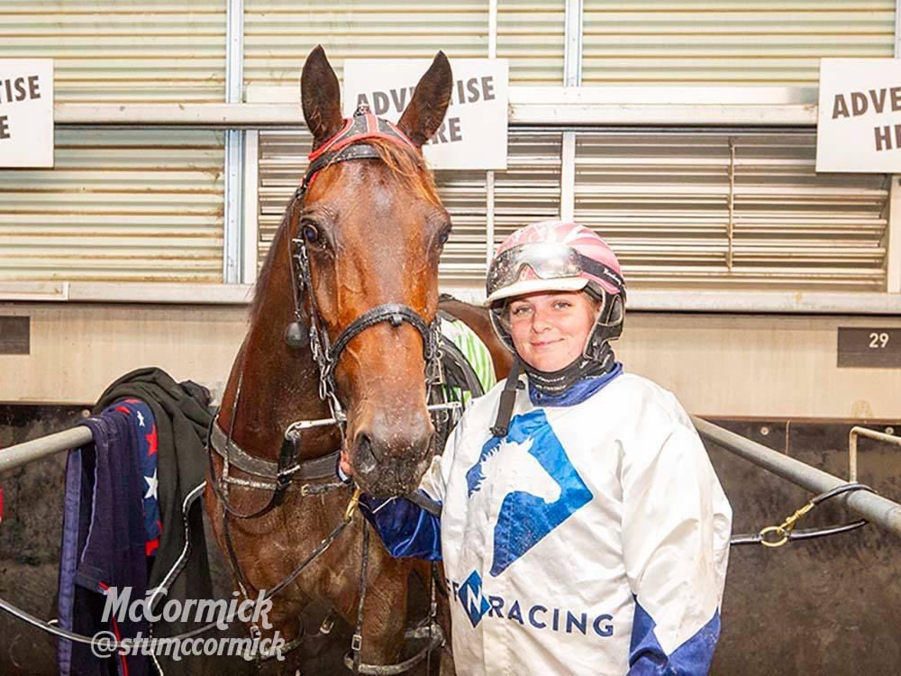 🥇 EYECON returned to the winners circle last night at Melton.. Thanks to Sophie for looking after our boy like a member of the family and great work @KyleMarshallKMR