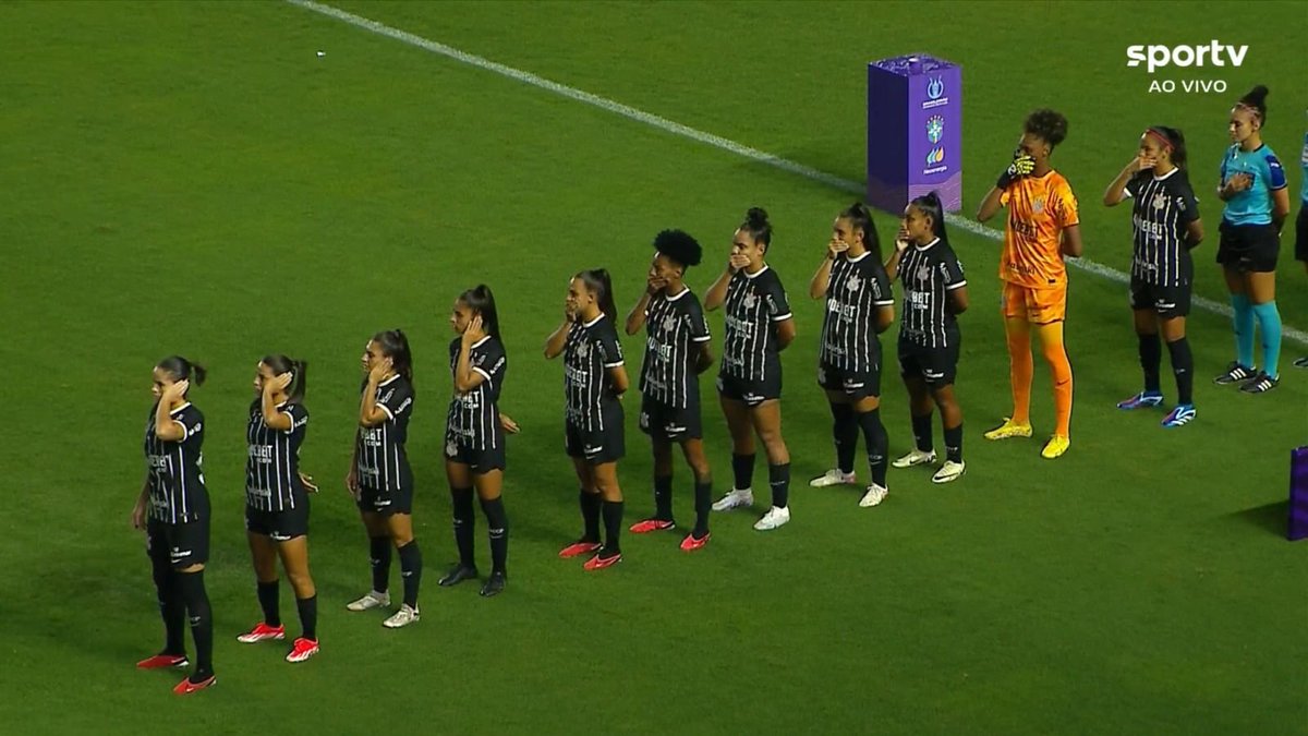 livia_camillo_'s tweet photo. Silenciadas, descredibilizadas e ignoradas. Ser mulher (principalmente no futebol) é conviver com isso. Mas só quem já foi vítima de assédio ou sofreu algum tipo de violência de gênero sabe como essa dor é profunda e causa feridas incuráveis.

Força a todas as jogadoras que ainda são cerceadas e não puderam se manifestar.