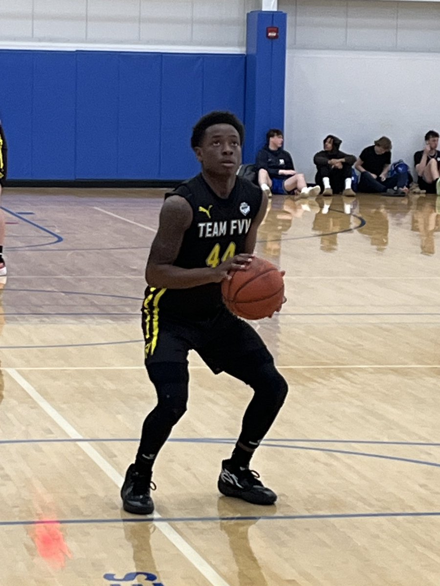 Amir Danforth ‘26 is a versatile and mature scorer. Gets buckets at all 3 levels. Very active defender. #prospect @AmirDanforth | @TeamFVV | @PRO16League | @NxtProHoops |