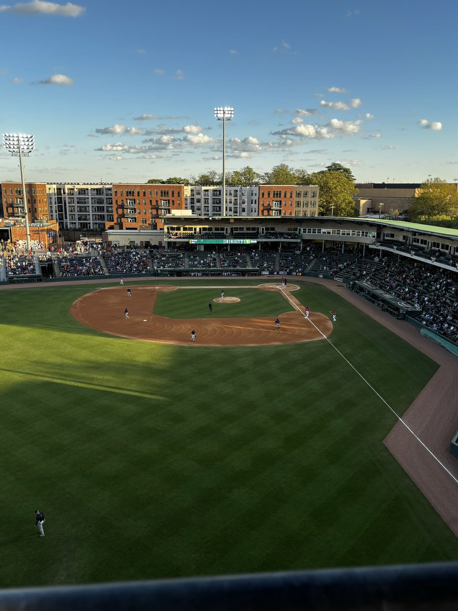 cjdarr7's tweet photo. A perfect view for this minor league game https://t.co/z1Yi8GEMRl