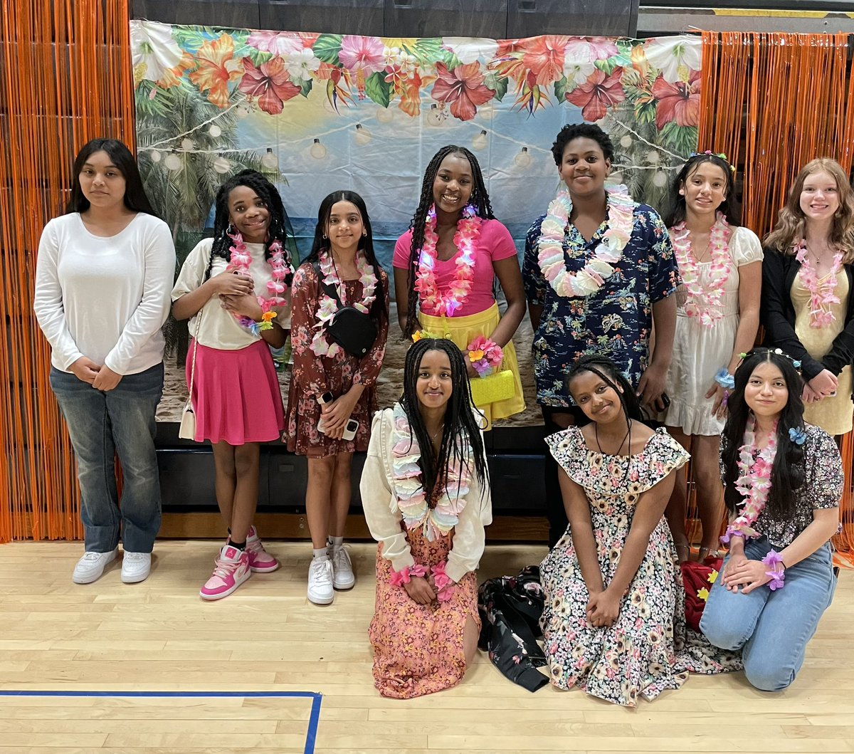 BetaRsms's tweet photo. It's a luau! @RSELions @RSMSKNIGHTS @nationalbeta https://t.co/nbc3ZrObZZ