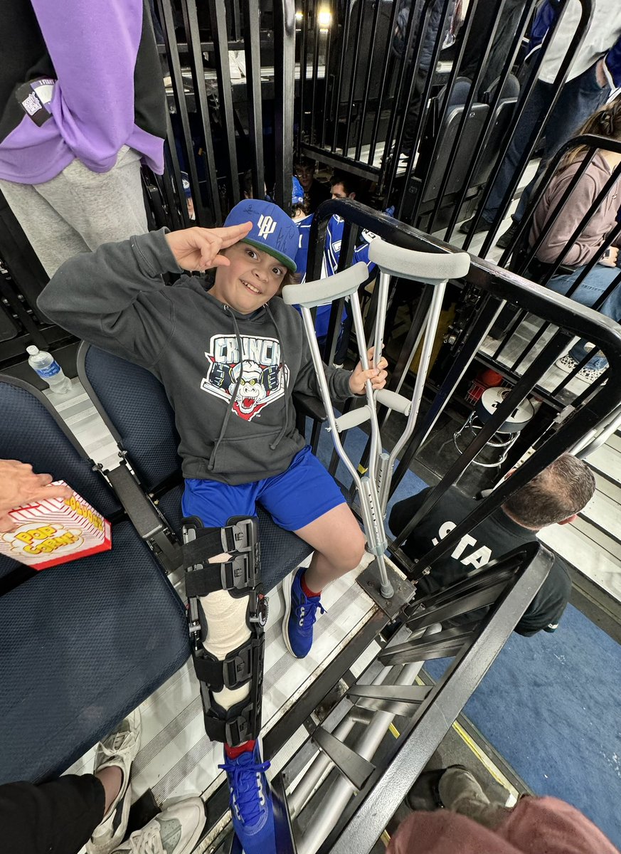 sablecuse's tweet photo. @SyracuseCrunch #tullyspucks a broken knee via hockey can’t keep him away. 

Let’s go Crunch! 

103 dd seat 9 https://t.co/jPYAdOkY8y