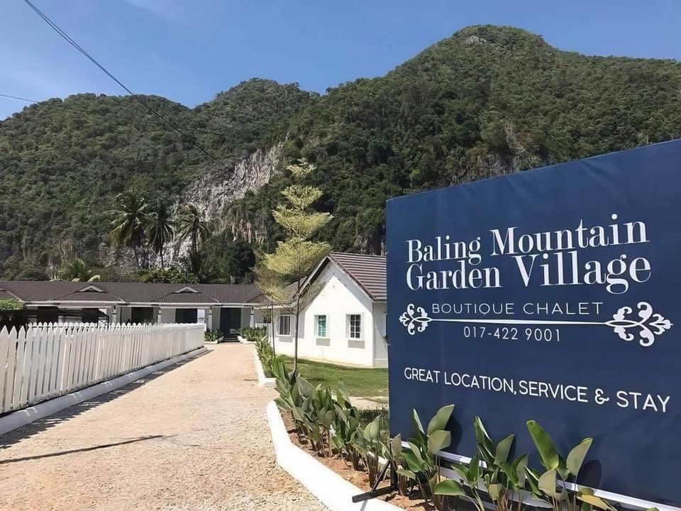 lokalisstay's tweet photo. Dekat Baling pun ada staycation if korang nak escape kejap sambil layan view gunung. Tak jauh dari chalet ni ada sungai yang korang boleh berkelah, mandi manda.

📍Baling Mountain Garden Village, Baling, Kedah https://t.co/zCNn6lYwcD
