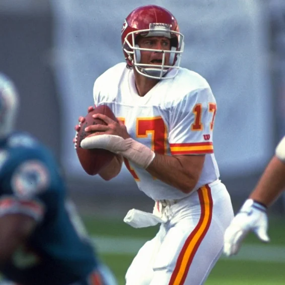 TheGITM's tweet photo. @FantasySource_ Steve DeBerg.  He was one tough SOB... https://t.co/AY3w2thWa1
