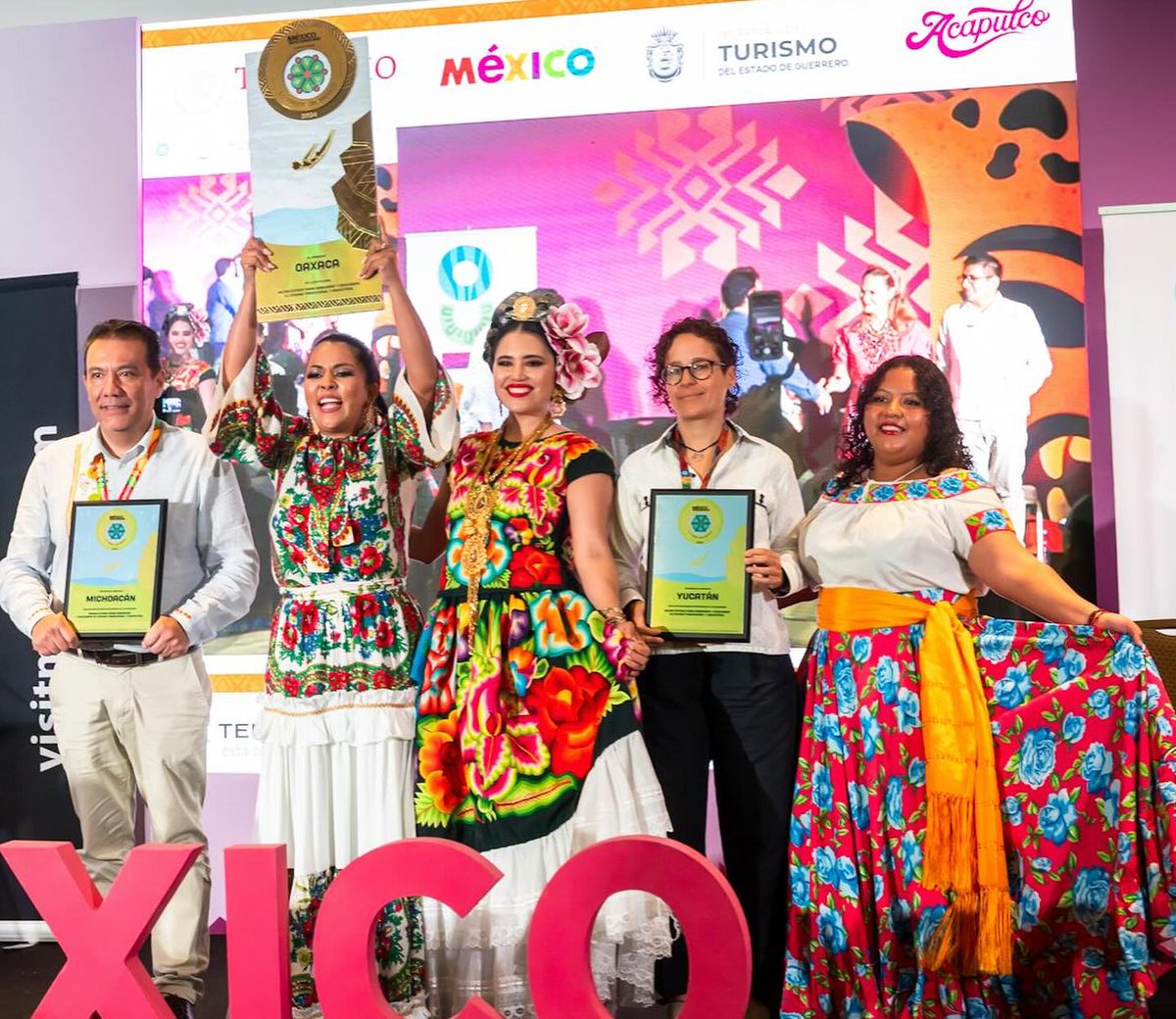 😎💪👏#Yucatán recibe 9 distintos reconocimientos, entre ellos al IE TRAM, Aldeas Mayas, Pueblo Márgio de Tekax, proyecto Bee Matters, Sabores Yucatán, a los cenotes, gastronomía y a Co´ox Mayab. elmomentoyucatan.mx @Mich_fridman @YucatanTurismo @TorrucoTurismo 📸Cortesía